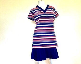 Vintage 1970s Short Sleeve Polyester Striped Dress