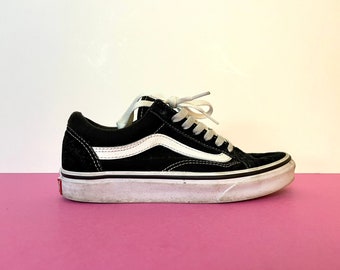Classic Vans Black Sneaker Mens Size 6