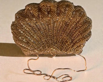 Vintage 1980s vintage La Regale Gold Beaded Shell Clutch Purse
