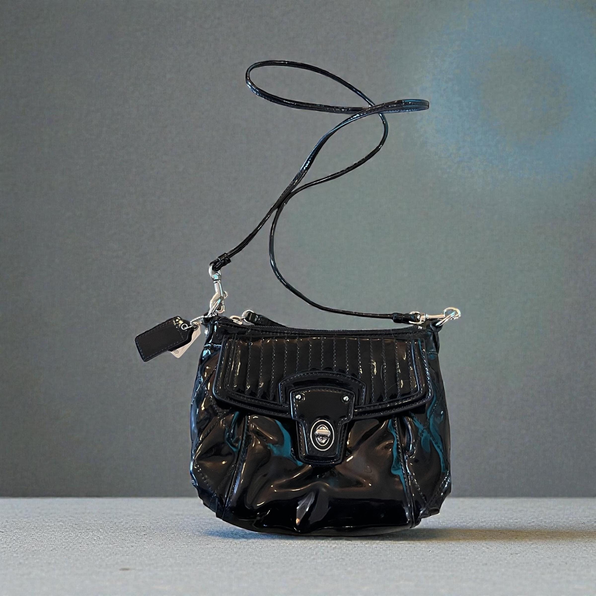 Vintage AUTHENTICATED Coach Poppy Liquid Gloss Black Patent