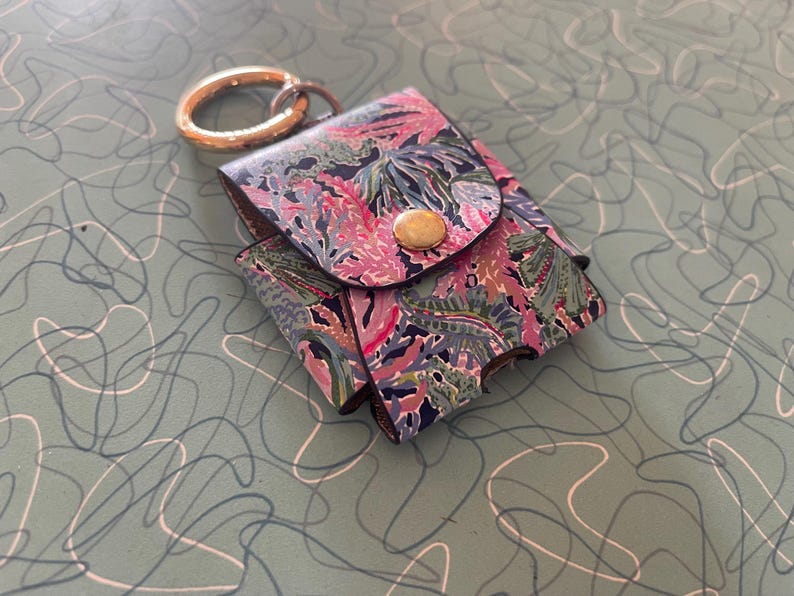Lilly Pulitzer Seen and Heard Ear Bud Holder Case - Thumbnail 2