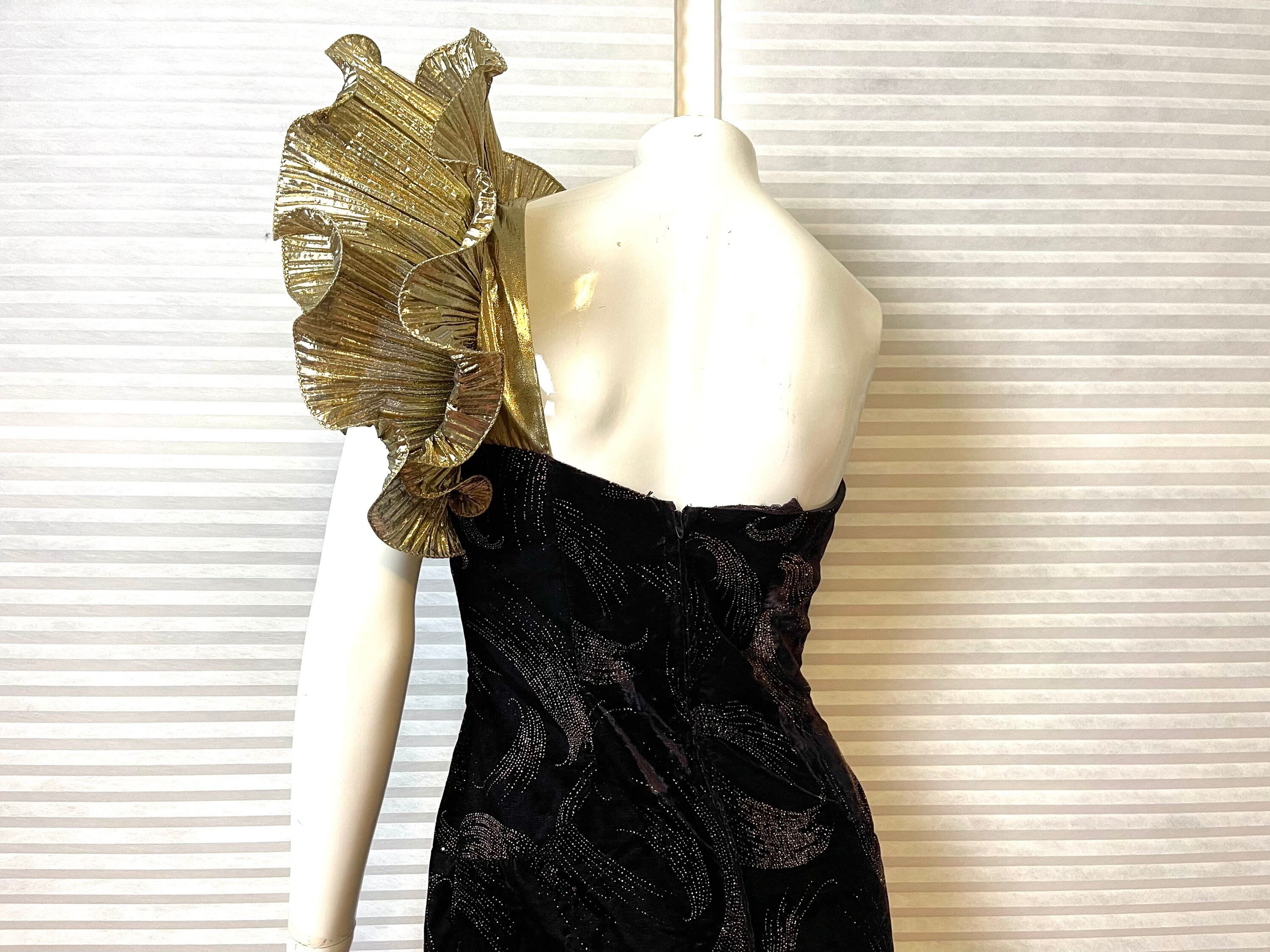 slim fit dress slacks F2006 Alexander McQueen Feather Dress – Shrimpton Couture main image 0