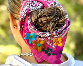 Hand Embroidered Bandana, 100% Cotton Scarf, Boho Hair Scarf, Western Bandana Regalo para Mujer, Bootsologie Unique Gift