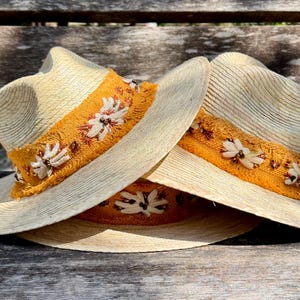 Fedora Straw Hat with Embroidered Hat Band, Regalo para Mujer.