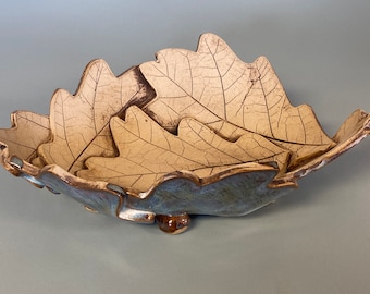 Rustic Stoneware Oak Leaf Bowl – Handmade Pottery, Nature Inspired Ceramic Gift, Woodland Home Décor