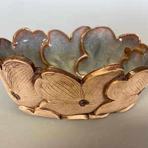 Handmade Stoneware Dogwood Bowl – Rustic Pottery Dish, Nature Inspired Ceramic Gift, Unique Floral Home Décor