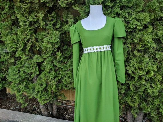 Beautiful 1970s Women's Fairy Tale Maxi Green Eme… - image 1