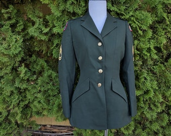 Beautiful Vintage Military Green Coat