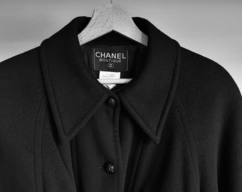 Chanel Boutique - 90s wool coat