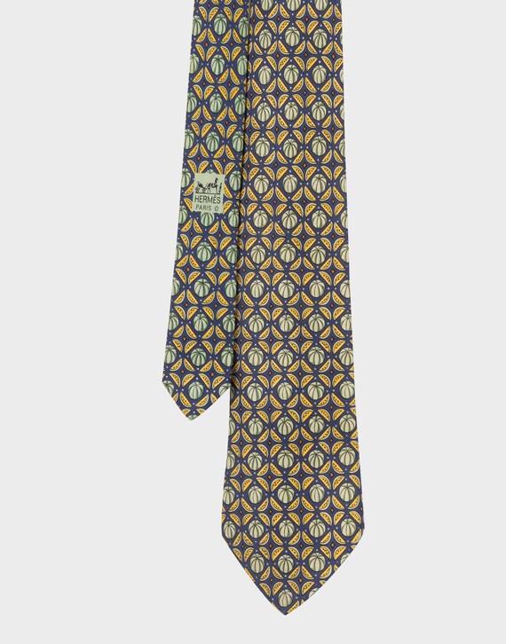 Hermès silk tie – Les Merveilles De Babellou Hermes silk Tie with Gold Leaves and Red Berries display picture 1