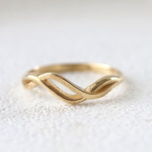 14k solid gold double wave ring, twisty ring