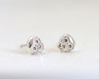 Tiny White Gold Skull Earrings, Dainty Skull Earrings, 14k Skull Studs, Gothic Earrings, Skull Post Earrings, Dia De Los Muertos Earrings