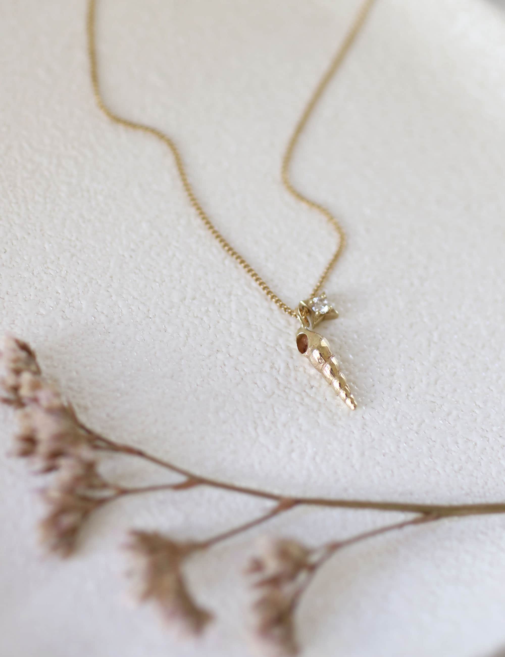14k Gold Shell Necklace Conch Shell Pendant Diamond Shell Etsy