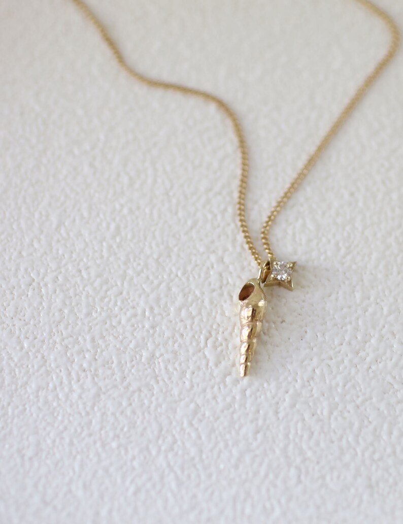 14k Gold Shell Necklace Conch Shell Pendant Diamond Shell Etsy