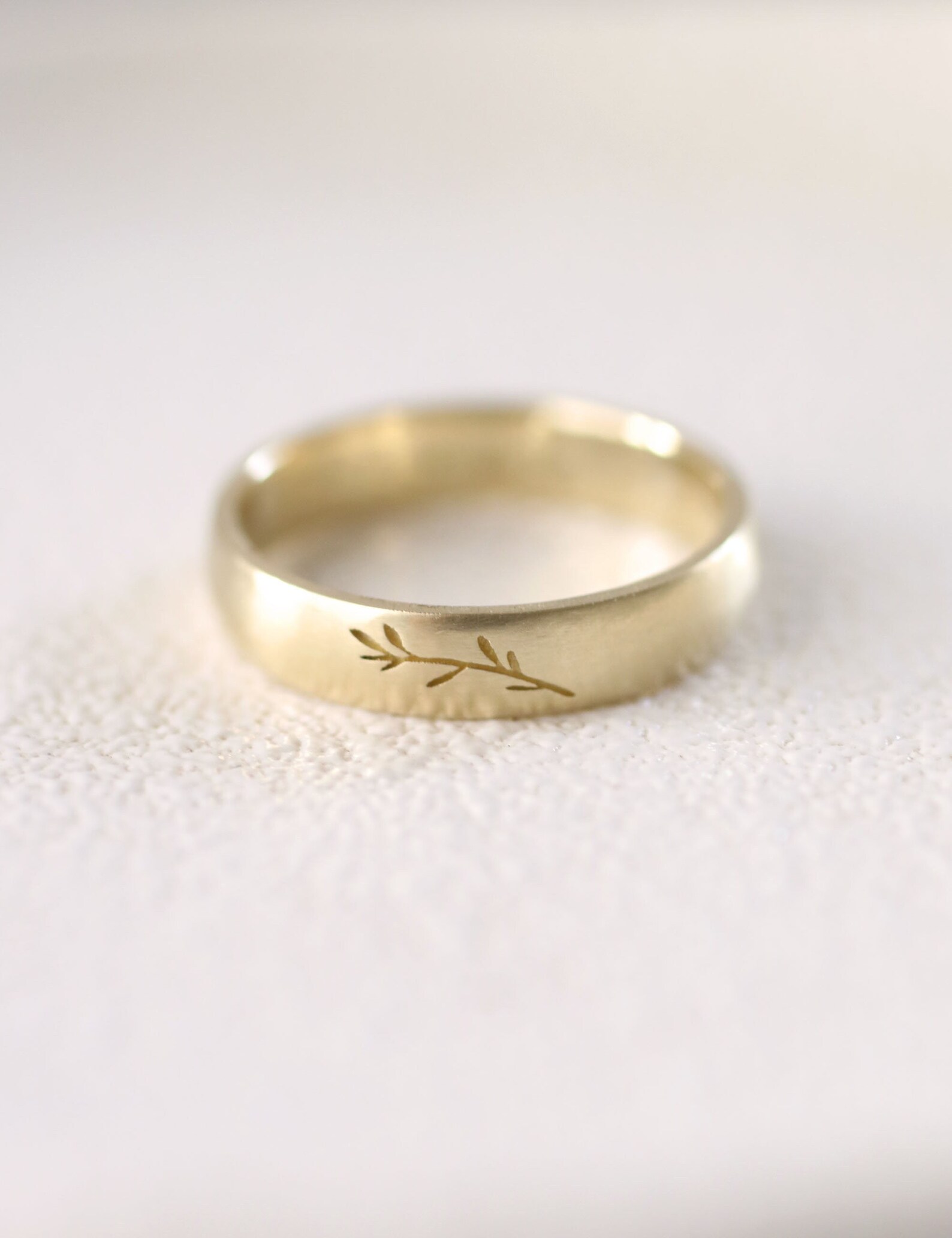Men's Rings Leaf Pattern Mens Leaf Wedding Ring, Floral Wedding Band for Him, Minimalist Floral ...