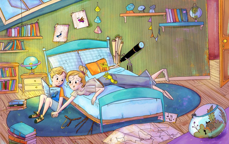Op de afbeelding: Een kleurrijke illustratie van een slaapkamer met een bed, boekenplanken en een telescoop. Twee mensen lezen boeken op het bed en op de vloer. De kamer is versierd met tekeningen en een gloeilamp, wat een gezellige sfeer cre&euml;ert.
