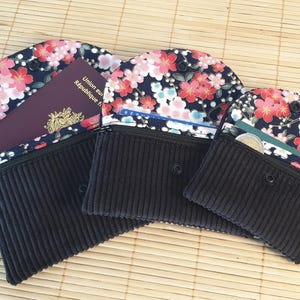 Portefeuille velours côtelé noir et tissus fleuris japonais étui passeport porte monnaie porte carte en tissus bouton pression