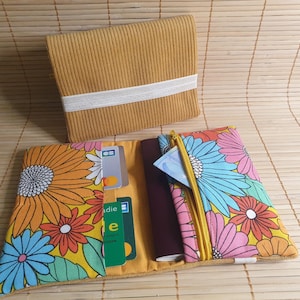 Portafoglio grande in velluto a coste floreale con portapassaporto giallo, cerniera, porta carte in tessuto, chiusura elastica