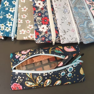 Schminktasche, Schulset, flacher Kulturbeutel, praktischer Blumenbeutel für Schminkstifte etc.
