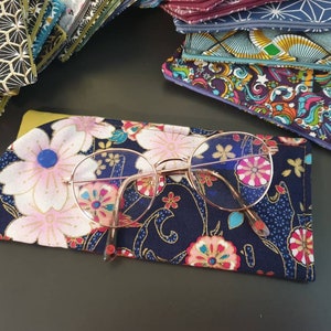 Glasses case Japanese fabric flowers wax ect protection for glasses pressure closure image 2