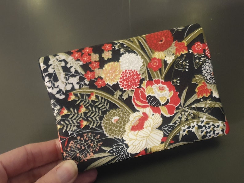 Portefeuille fleurs noir et rouge fermeture éclaire porte monnaie porte carte en tissus bouton aimanté image 1