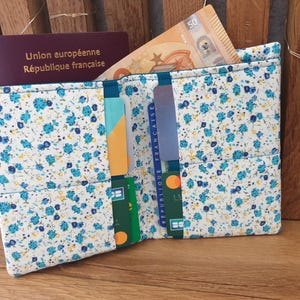 Grand portefeuille tissus fleurs bleu et blanc protége passeport fermeture éclaire porte monnaie porte carte fermeture élastique