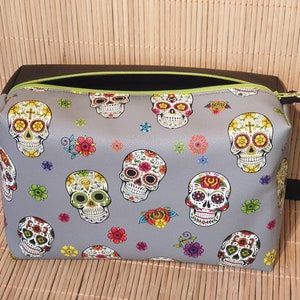 Maxi toiletry bag or beauty pouch in imitation leather Mexican skull gothic skull rectangle shape, gift idea image 4
