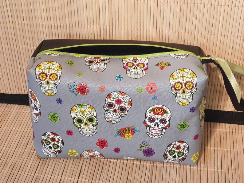 Maxi toiletry bag or beauty pouch in imitation leather Mexican skull gothic skull rectangle shape, gift idea image 4