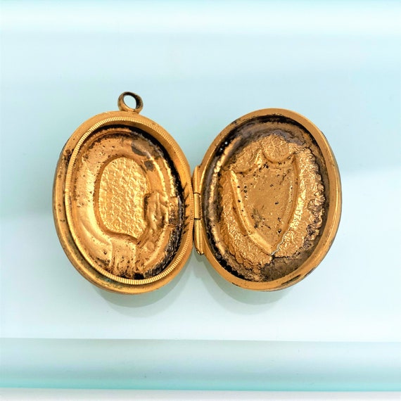 Antique Victorian Era Gold Filled Locket - image 3