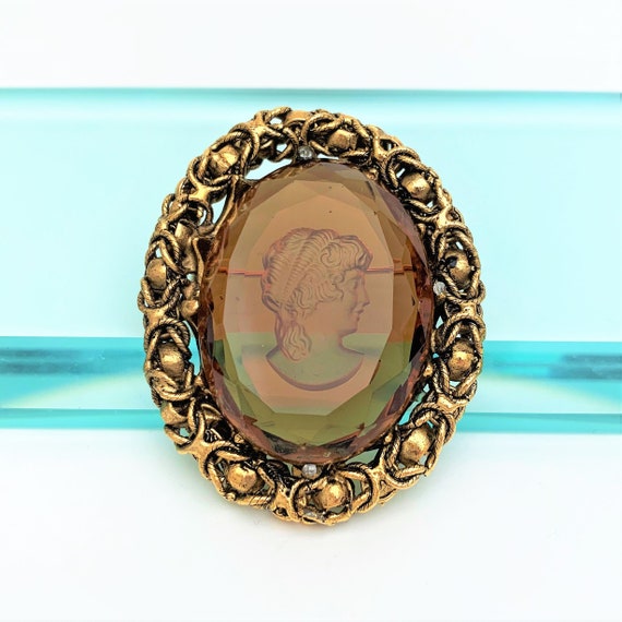 Pauline rader shop brooch