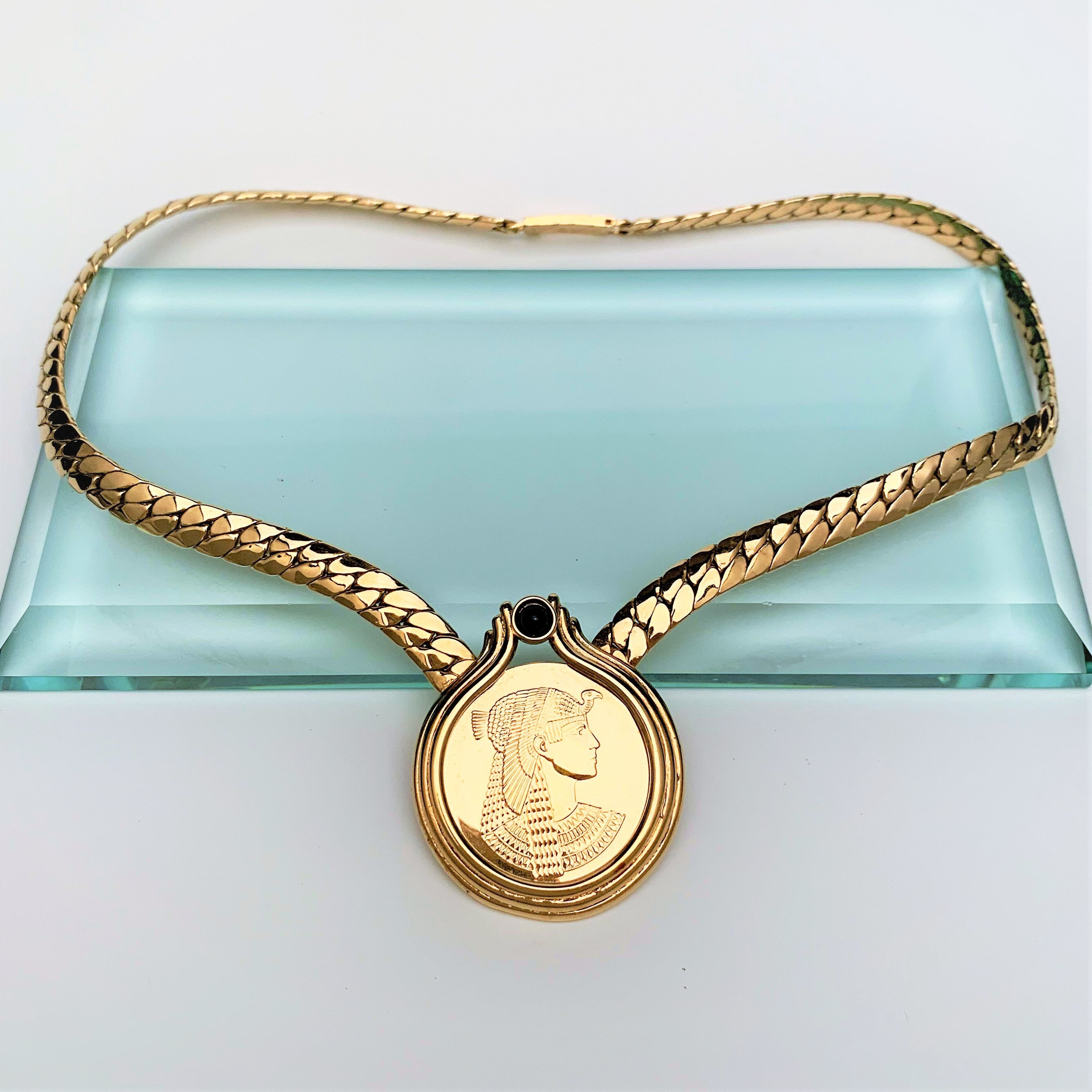 1987 Franklin Mint cleopatra Coin Necklace With Lapis Lazuli