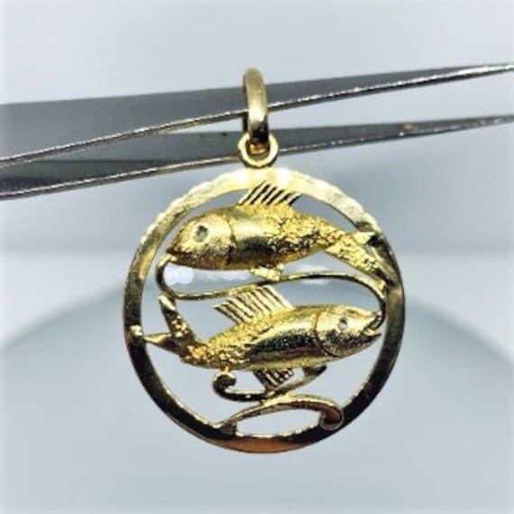 Vintage 14k Yellow Gold Pisces Zodiac Double Fish… - image 1