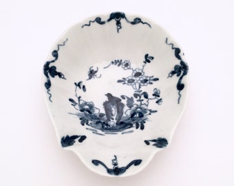 Rare 18th Century Royal Worcester Soft Paste Porcelain Pickle Dish, 'Two Peony Rock Bird' Motif, Shell Shape, ca. 1775-1760