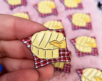 Pins en émail CAMEMBERT - Epingle Scintillante Fromage - Pins Amoureux du Fromage - Cadeau