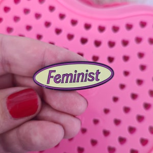 Pin&#39;s en émail FEMINIST - Cadeau Féministe