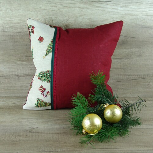 Christmas decor tapestry PILLOW COVERS set of 4, Green red linen decorative cushion cover, shops Xmas hame decor gobelin pillowcases 16 x 16 inch