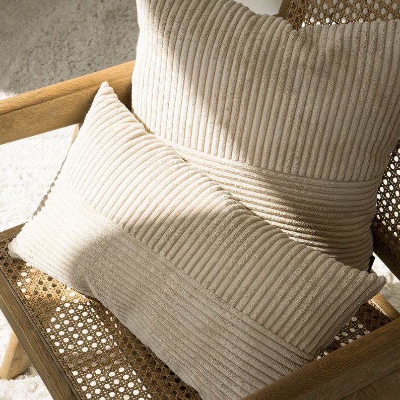 Cuscino in velluto a coste color crema, cuscino a righe beige chiaro immagine 1