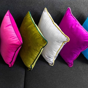 Set of 3 modern fuchsia and orange velvet cushions image 9