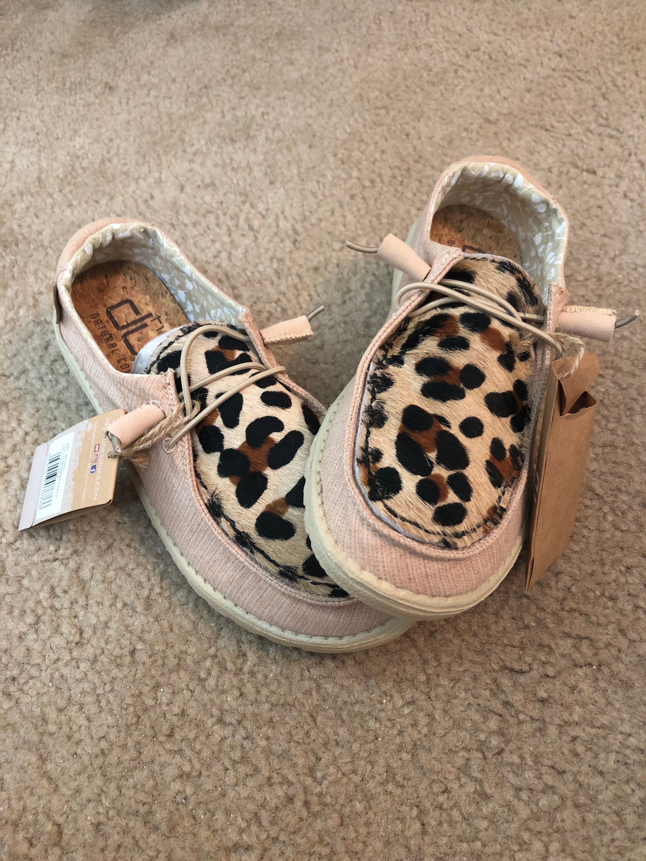 hey dude cheetah tan
