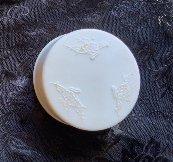New Look lucite powder box from the Grenoville bra