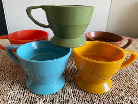 Vintage Dixie Plastic Cups - Cozy Cup lot of 7 - green yellow blue orange  black