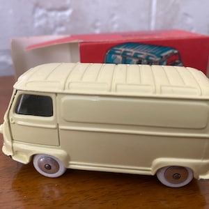 Jouet Francais Quiralu Diecast 01:50 Scale Renault Estafette Made in France with Original Box