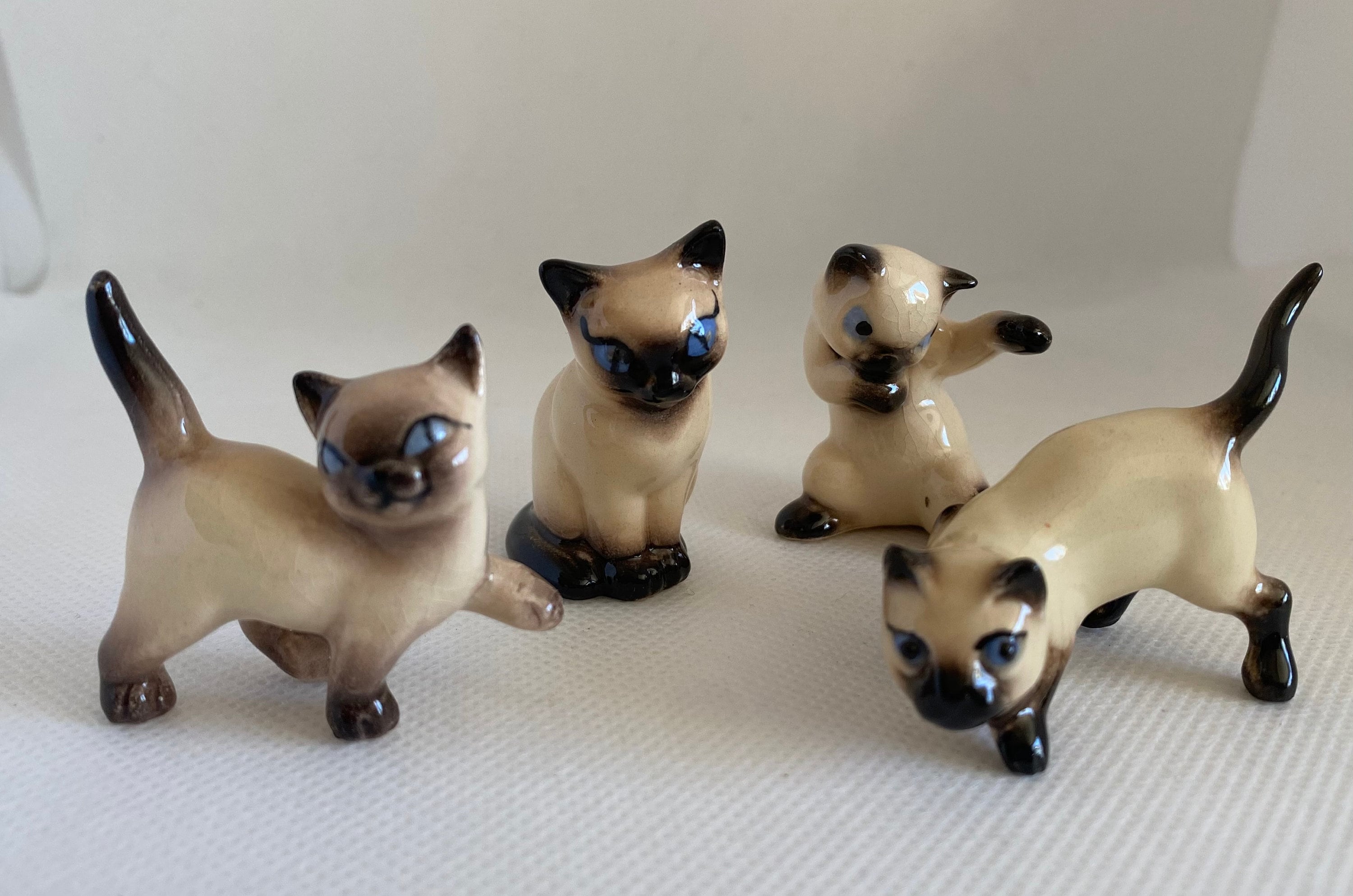 Hagen Renaker Pottery Set Of Siamese Cats - 2