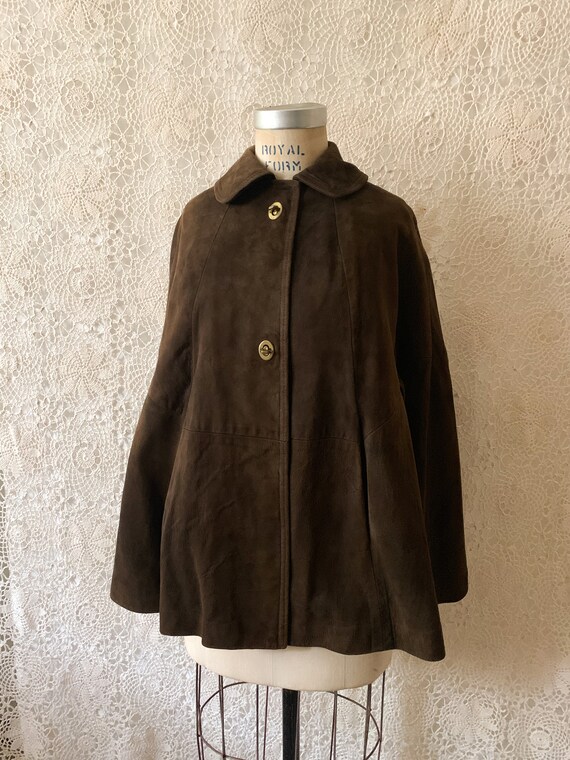Suede Turnlock Cape / Size Small