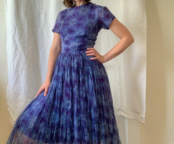 1950's Chiffon Micropleat Roses Dress / Size XS