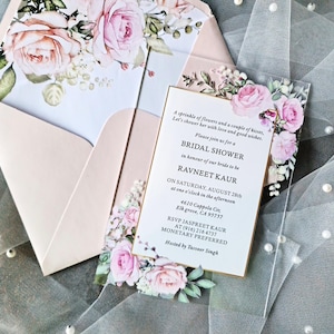 Klare Acryleinladungskarten für Hochzeit mit rosa Rosen. Save the date, Quinceanera, sweet sixteen oder Geburtstagseinladung. individuelles Design