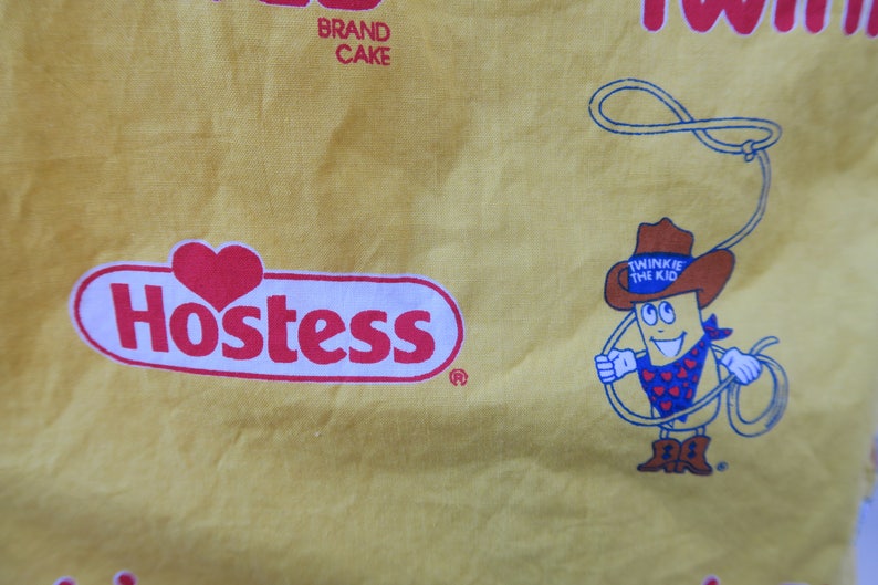 Hostess Twinkie Button Up 0724