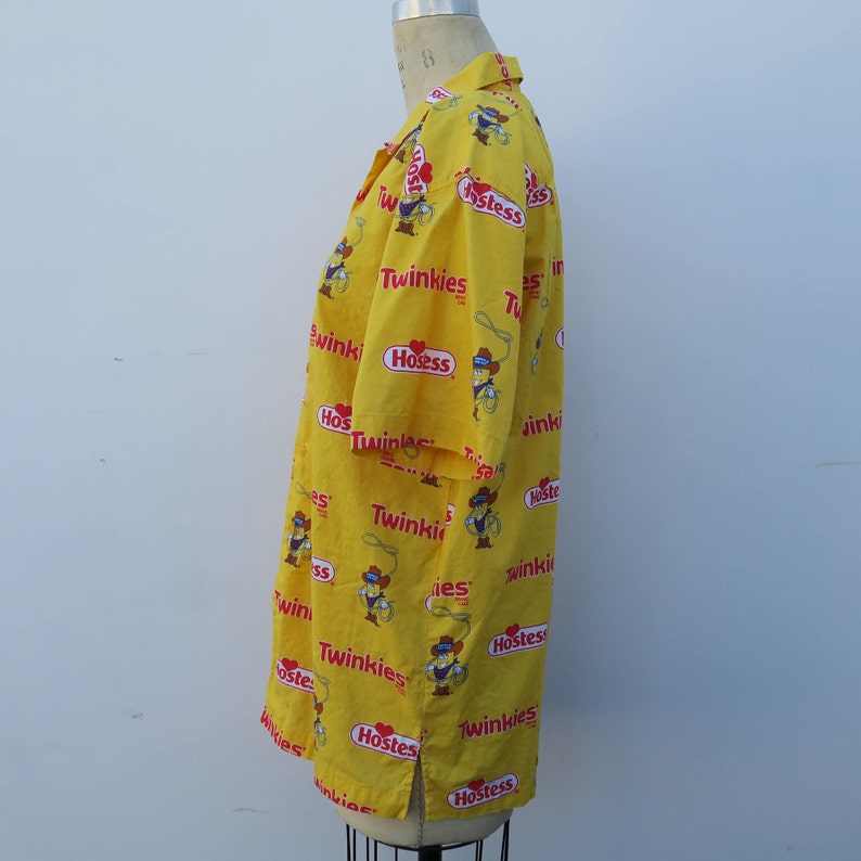Hostess Twinkie Button Up 0724