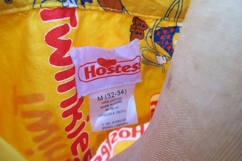 Hostess Twinkie Button Up 0724