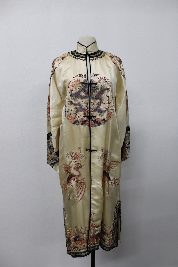 Vintage Embroidered Robe. Chinese Robe. Embroidere